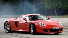 Собствениците на Porsche Carrera GT все още не могат да карат колите си