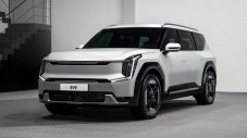 Kia показа електрически SUV с три реда седалки