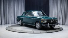 Канадско BMW 2002 2.0 изглежда като излязло от завода