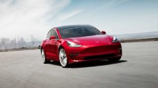 Tesla Model 3 изпревари Porsche Taycan в състезание