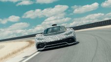 Mercedes-AMG изкара хиперколата си на пистата