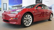 Tesla беше обвинена в измама с пробега
