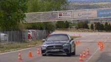 Mercedes-Benz E-Class се справи по-добре с &bdquo;Лосовия тест&ldquo; от S-Class