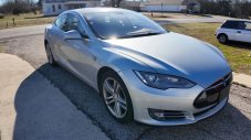 Тази Tesla Model S струва само 7800 долара