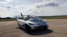 Летящ автомобил извърши първия междуградски полет в историята