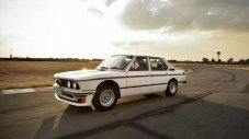 BMW реставрира рядко 530 MLE