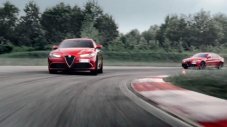Рецепта за забавление: Кими, Фетел и Alfa Romeo (ВИДЕО)