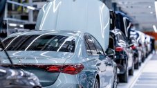 Mercedes изнудва германските си служители с... Румъния