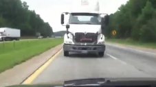 Камион в насрещното за добро утро