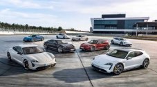 Porsche ще увеличава цените на електромобилите си