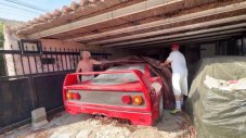 Мираж в Google Maps: Как две изоставени Ferrari-та се оказаха пълна измама 