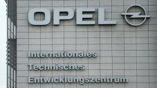 Прокурори нахлуха в Opel