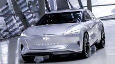 Infiniti се отказва от конкуренцията с германците