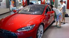 Tesla готви ударно намаляване на цените