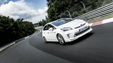 Toyota Prius Plug-in записа рекорд на "Нюрбургринг"