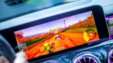 В новия Mercedes CLA играеш Mario Kart (ВИДЕО)