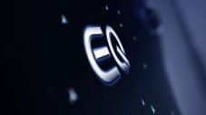 Mercedes-Benz EQS получава гигантски дисплей с изкуствен интелект