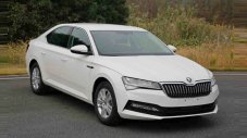 Обновената Skoda Superb бе разкрита в Китай