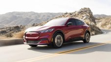 Ford вкарва всички Mustang Mach-E в Европа в сервизите