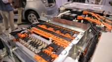 Toyota разработва нов вид батерия за хибридни автомобили