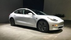 Tesla Model 3 на старо се продава 4 пъти по-скъпо от нова