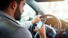 За фаталните 12 метра при използване на телефон по време на шофиране