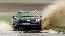Porsche превръща Taycan Cross Turismo в сериозен офроудър