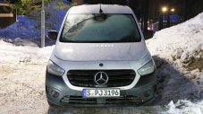 Mercedes пуска нов миниван със 7 места за Европа