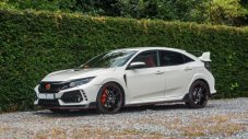 Двукратният шампион във Формула 1 продава своята Honda Civic Type R