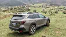 Кална пролет: тестваме новото Subaru Outback