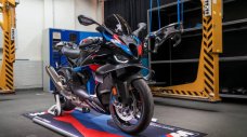 BMW промени мотоциклетния си флагман 