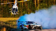 Рали шампион дрифти по улиците с Toyota GR Supra