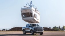 Като в Top Gear: Toyota пусна каравана върху новия Hilux
