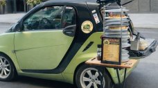 Уволнен от работа американец превърна Smart в пицария