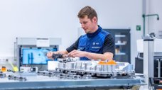 BMW наля 1 млрд. евро в нов завод за батерии