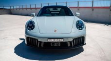 Porsche опрости изискванията си за паркиране на хибридното 911