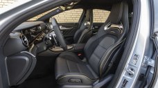 Mercedes-AMG на съд заради изгаряща емблема