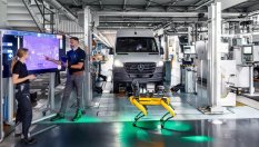 Работи без почивка и заплата – Mercedes откри как да печели допълнително