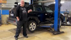 Блогър разглоби Toyota RAV4 и посочи нейните предимства 