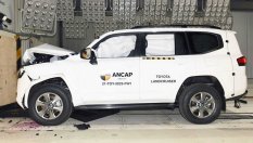 Тoyota Land Cruiser 300 се справи с първите си краш-тестове