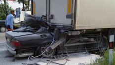 Какво се случва при удар с 210 км/ч в камион (ВИДЕО)