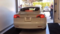 Проблемите на Tesla Model 3 с пробег 20 000 км (ВИДЕО)
