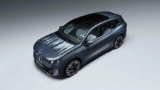 BMW превърна предния капак в екран