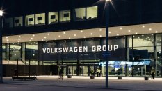 VW уволнява една трета от шефовете