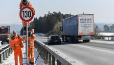 Новите коли идват с ограничител на скоростта и "черни" кутии