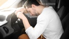 До 30 000 евро глоба за спане в кола 