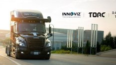 Камионите Freightliner Cascadia ще виждат като хората