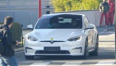 Странно: Ferrari тества Tesla Model S Plaid във фабриката си