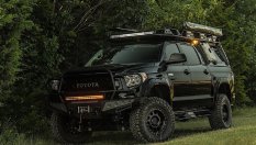 Кевин Костнър и Джей Лено също показват коли на SEMA