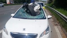 Какво става, когато Peugeot се срещне с гума от камион?